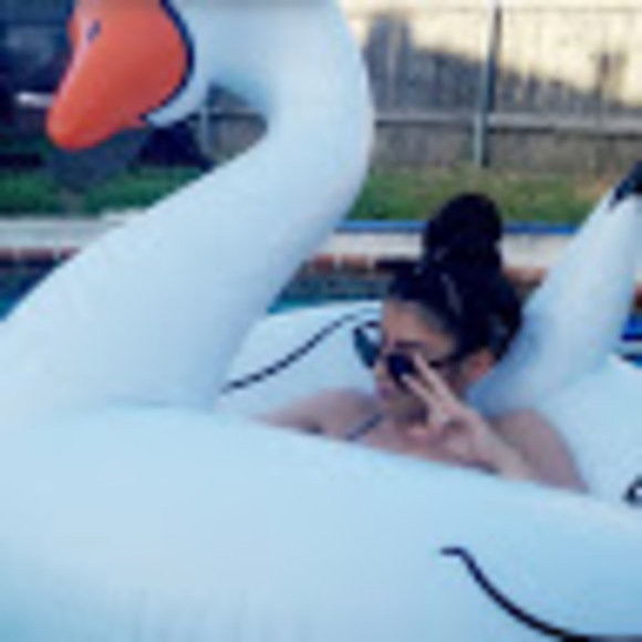 Meet your Posher, Ashley - Picture 1 of 1